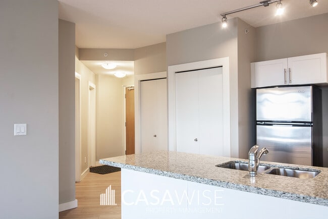 Photo - 10136-2104 104 St NW