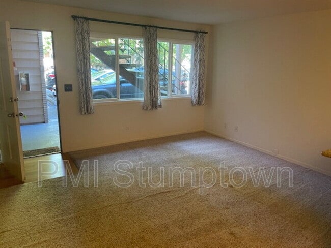 Photo - 2028 NE Clackamas St