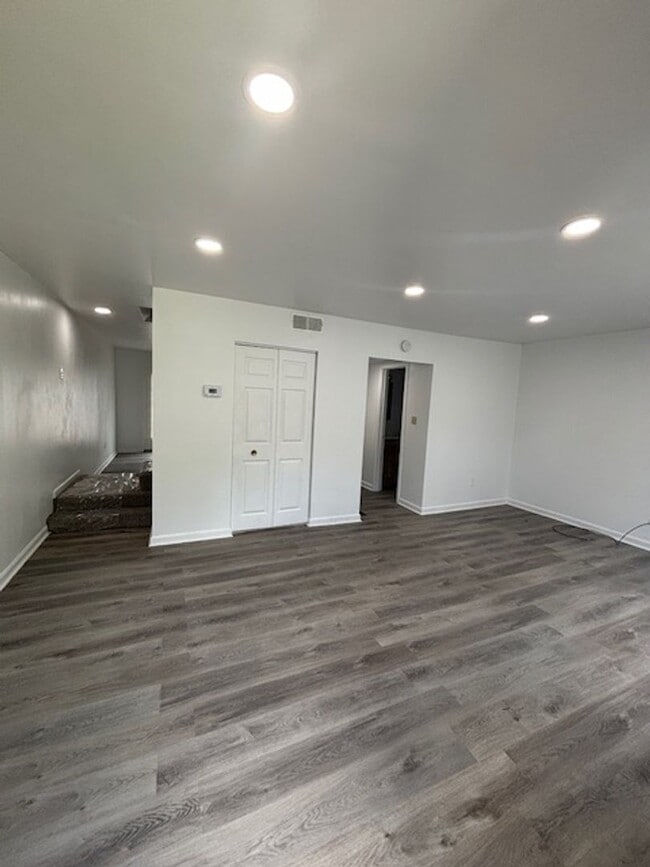 Photo - 1204 Clear Ridge Ln