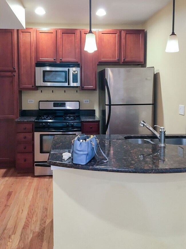 Photo - 1636 W Grace St