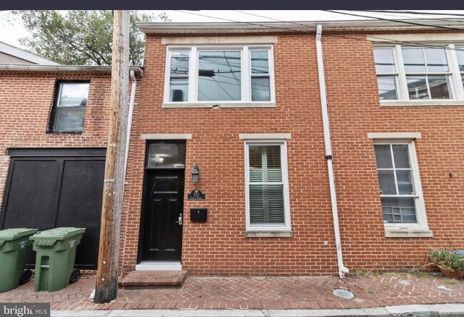 Photo - 624 Jasper St