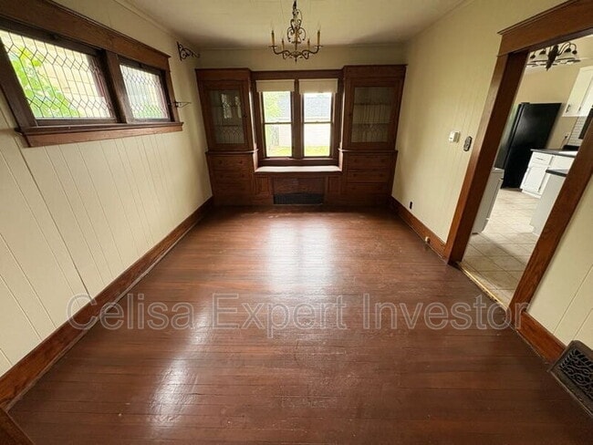 Photo - 3221 S Harrison St