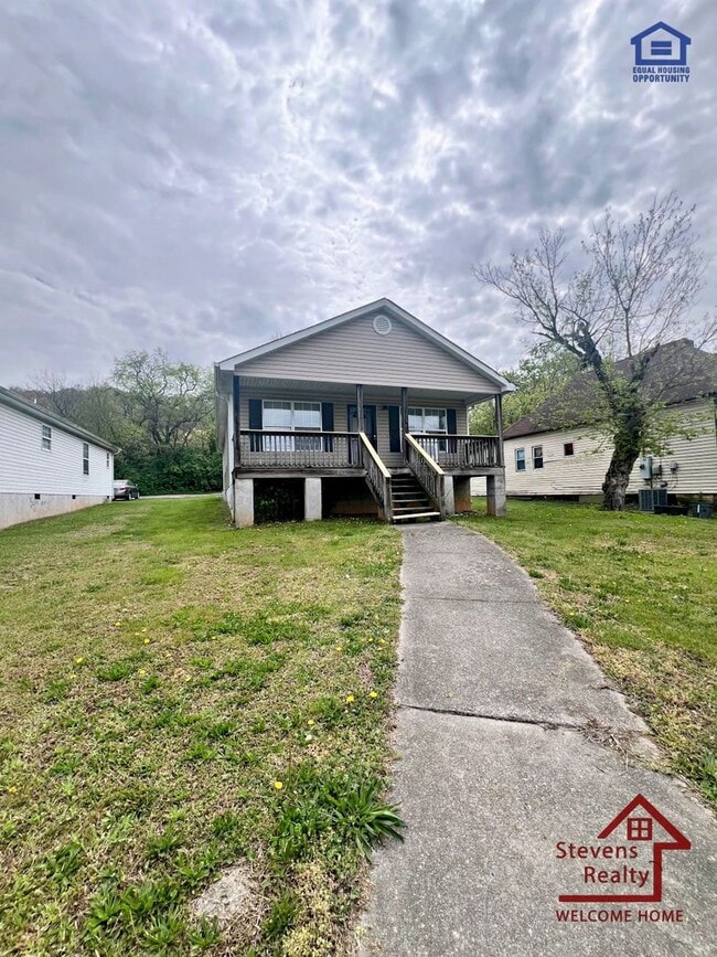 Building Photo - 2404 Dodds Ave