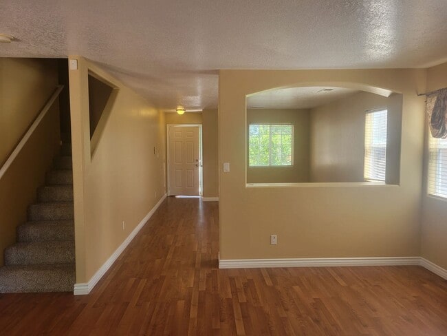 Photo - Spacious 4 Bedroom Home in Ventana Ranch. Upstairs living space! Great location!