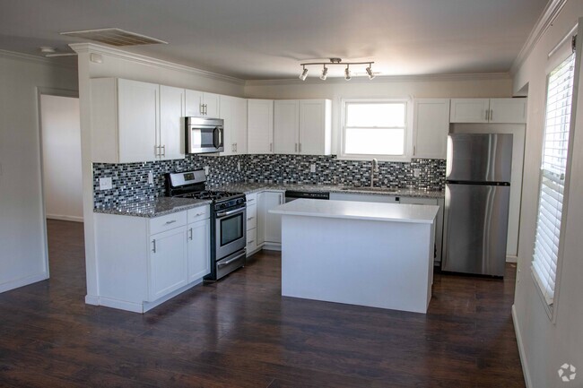 Building Photo - 1721 Glen Curtis Rd Rental