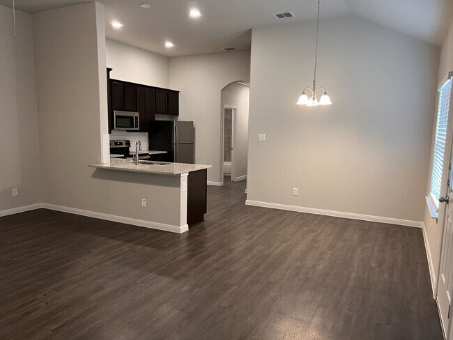 Photo - Luxury Duplex in Seguin!