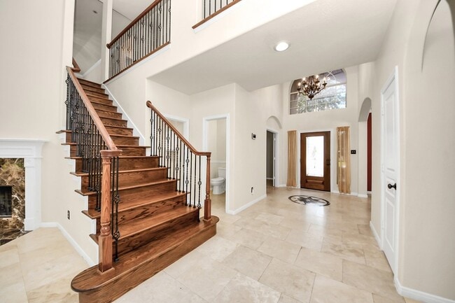 Photo - 2218 Longspur Ln