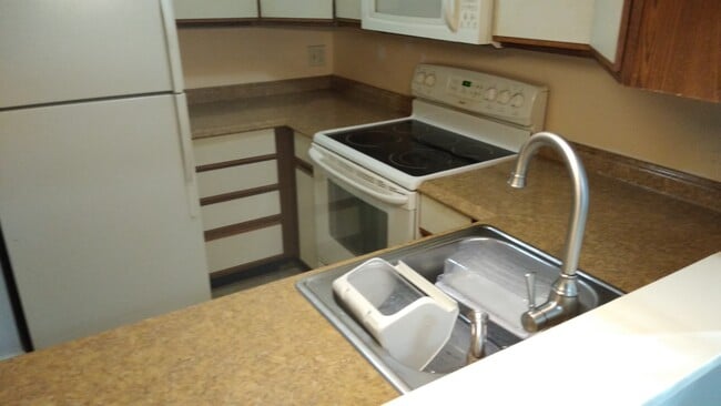 292 Woodhaven Dr Unit 9N