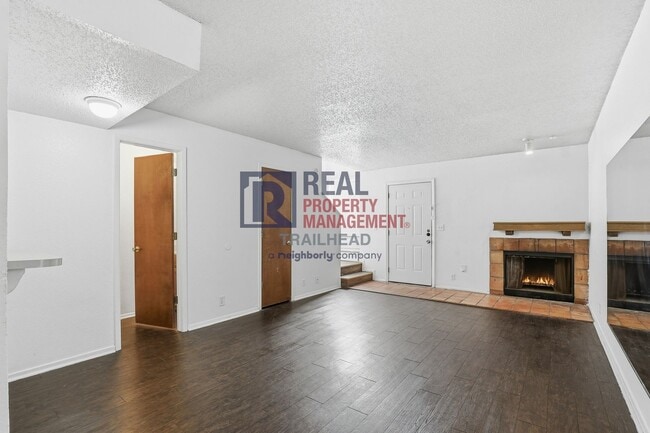 Photo - Well-Designed 2 Bedroom Townhome Near Camp Bowie Unit 200