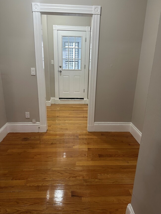 Photo - 33 Algonquin St Unit 2