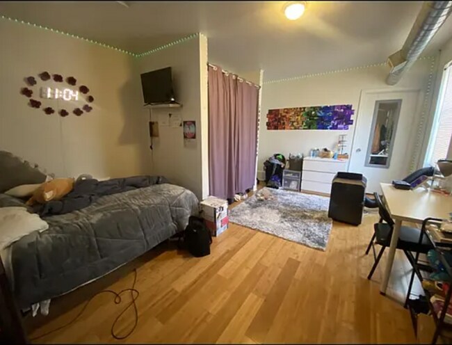 Photo - 23 E Clinton St