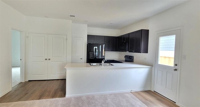 Photo - 421 Bullhead Rd