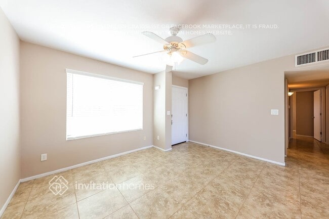 Photo - 2332 W Hartford Ave