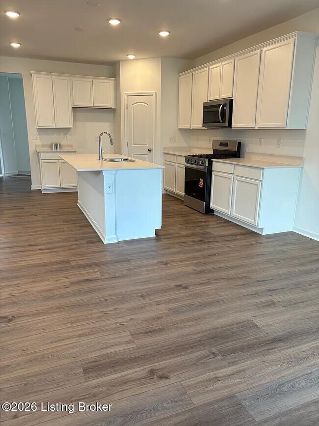 Photo - 2015 Lyndon Green Cir