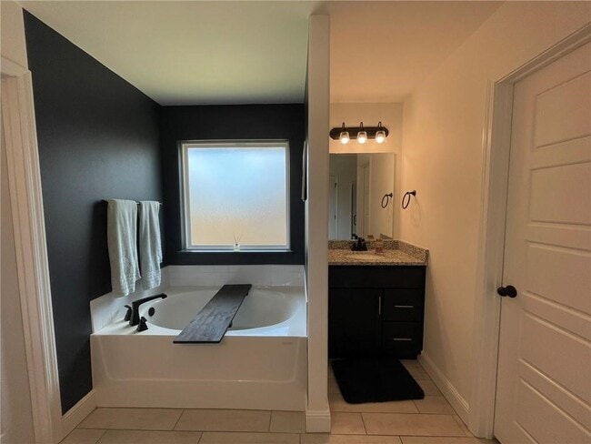 Photo - 2415 England Ln