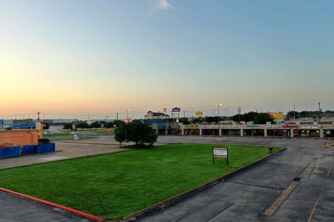 Photo - 2662 Hwy 290 W Unit 2662