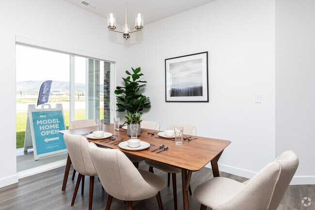 3BR, 2BA - 1,406SF - Dining Area