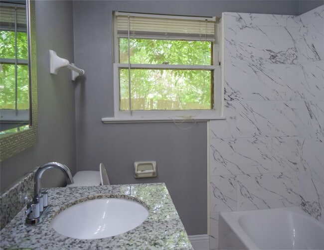 Photo - 5901 Darnell St