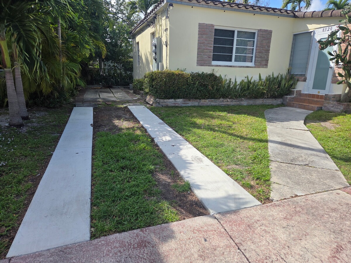 Photo - 8520 Crespi Blvd