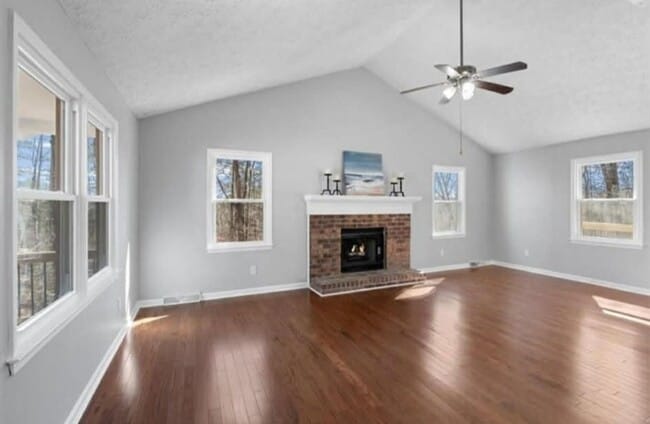 Photo - 11 Ridgeview Dr SE