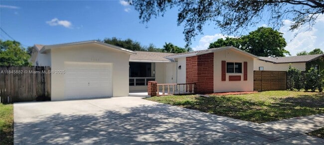 Building Photo - 9060 SW 53rd St Rental