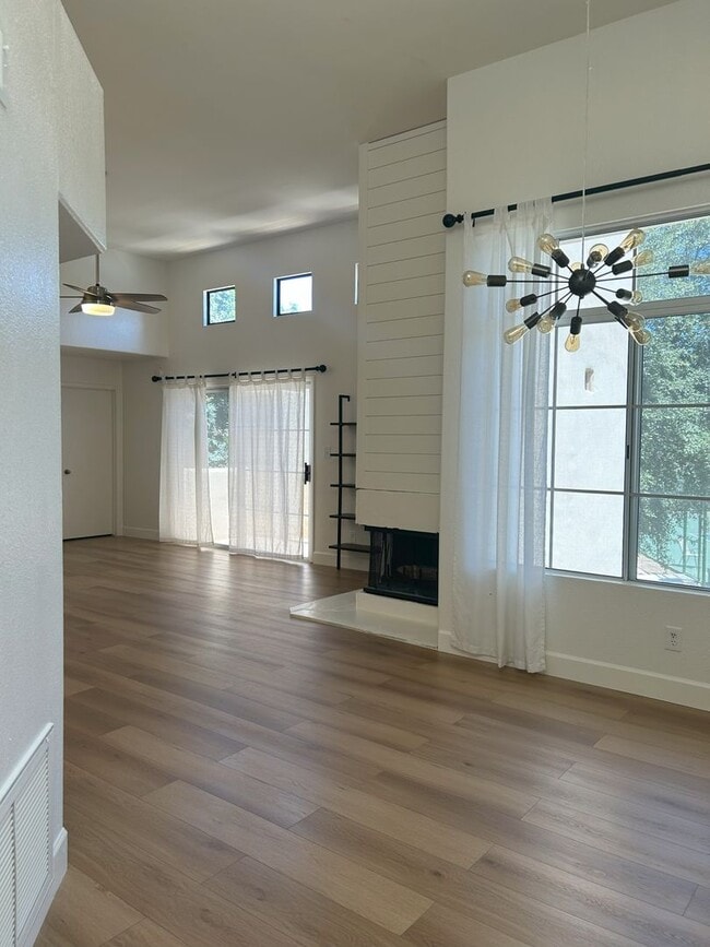 2 Bedroom/2 bath Condo in the Mission de L... - 2 Bedroom/2 bath Condo in the Mission de L... Unit 92nd Street