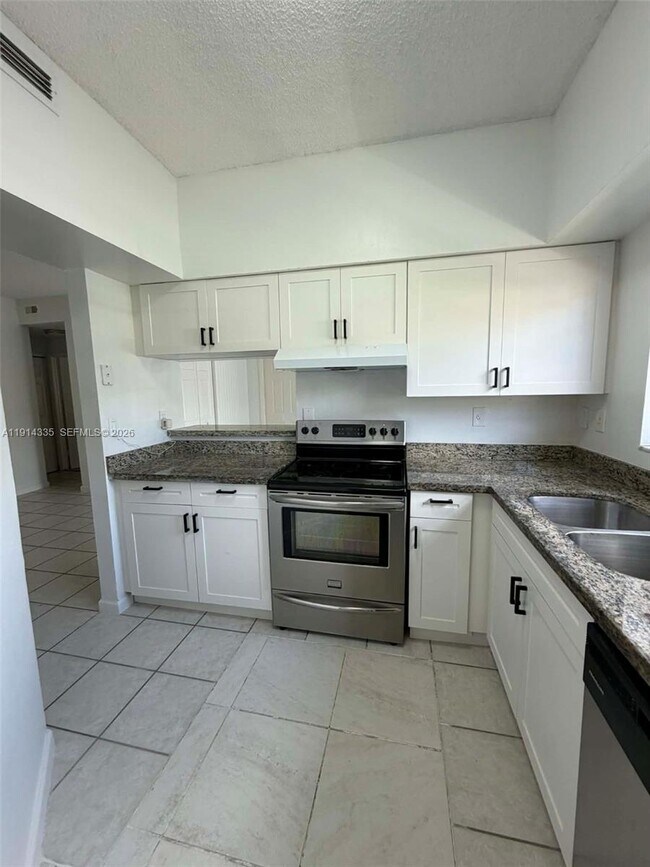 Building Photo - 2301 NW 96th Terrace Unit 16E