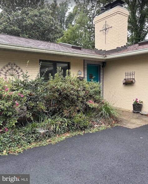 Building Photo - 2313 N Tracy St Rental