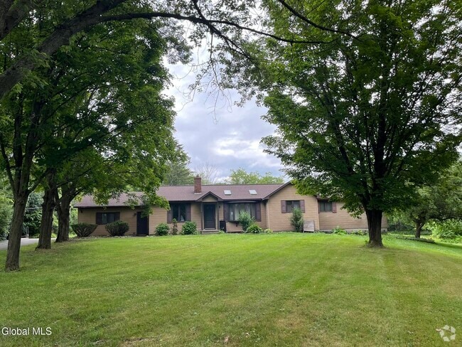 Building Photo - 656 Sacandaga Rd Rental