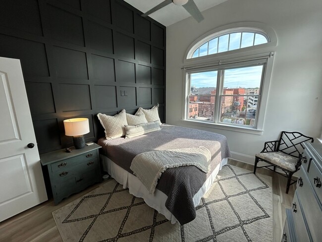 Photo - Beautifully Furnished 1/1 Apartment in Downtown Broad St.- $2,350 Unidad 411