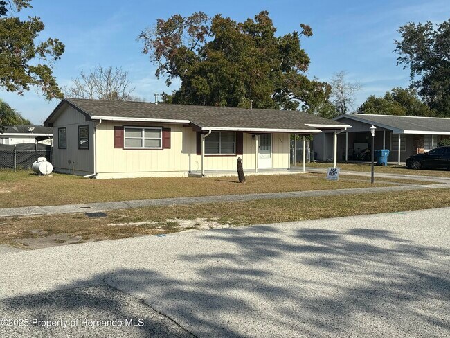 Photo - 4475 Cadbury Rd