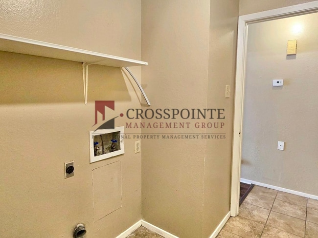 Photo - Tammy Lynn Dr Duplex Unidad B