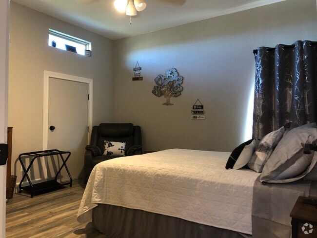 Building Photo - 3345 Tanglewood Trail Rental