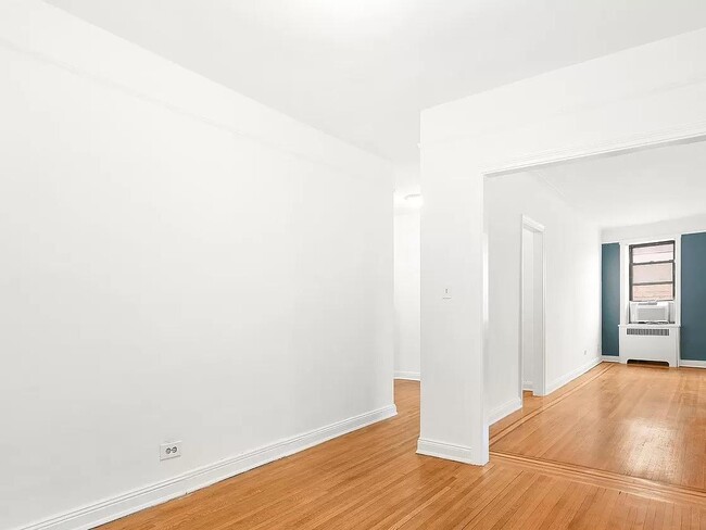 Photo - 30-83 Crescent Street Unit E6