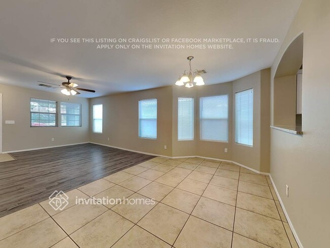 Photo - 1620 W Chanute Pass