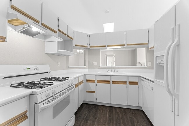 Photo - 743 Hilltop Ln