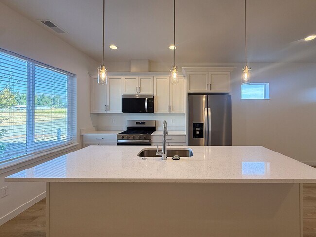 Photo - 344 SE Shetterly Dr