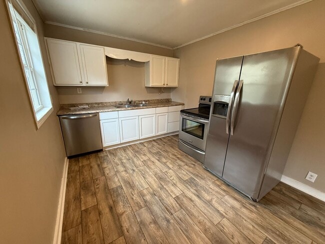 Photo - 4 bed 1 bath home