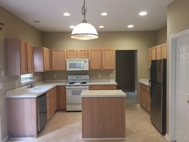 Photo - Simpsonville - 4BD+Bonus/2.5BA, 2425SF