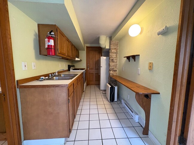 Photo - 908 E Washington St Unit #02