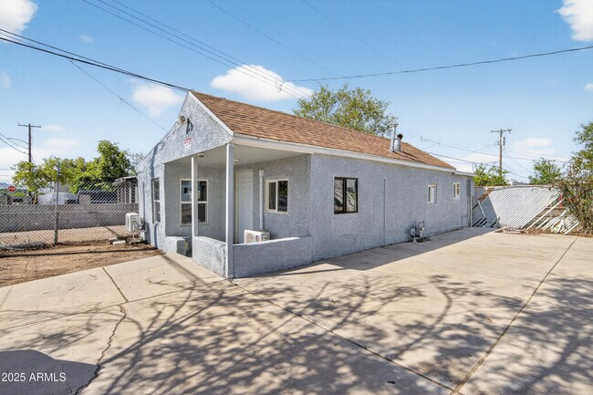 Building Photo - 1410 S 24th Ave Rental