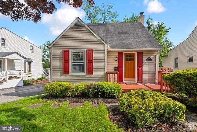 Building Photo - 909 Old Lancaster Rd Rental