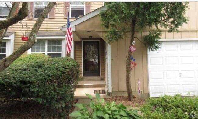 Building Photo - 573 Thrush Ct Unit B Rental