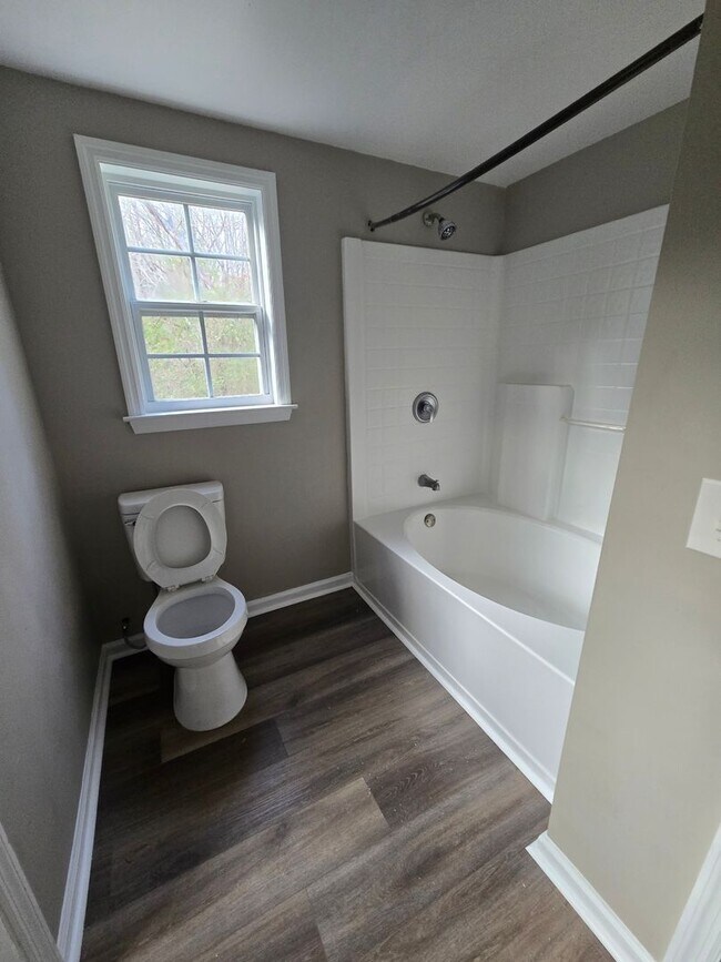 Photo - 3 Bedroom House in East Brainerd TN; ALL UTILITIES INCLUDED!