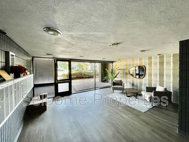 Photo - 601 Oakland Ave