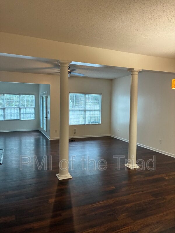 Photo - 3005 Windsor Creek Way