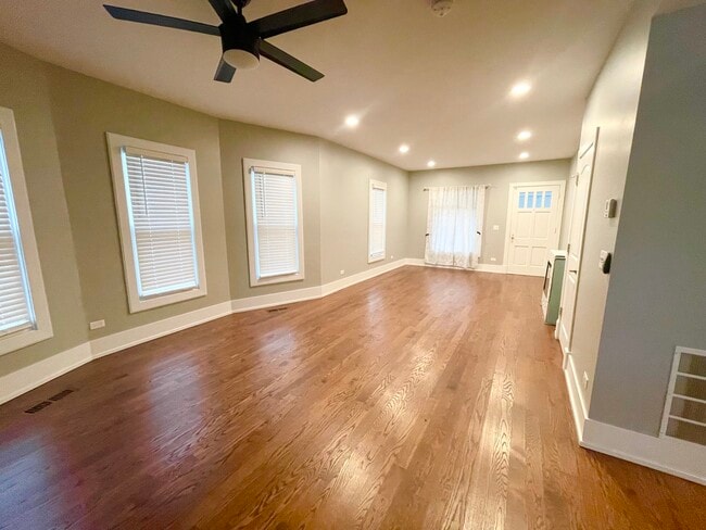 Photo - 604 Clement St