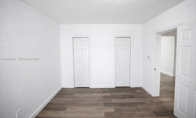 Photo - 7600 Dickens Ave Unidad 2