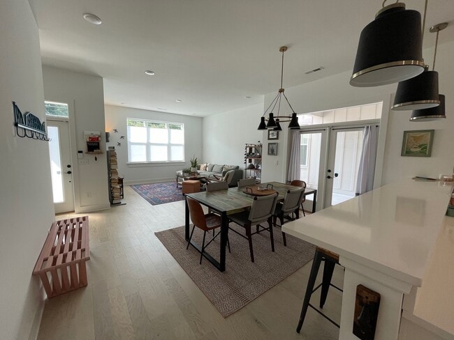 Photo - 1348 Slayton St