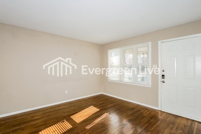 Photo - 2136 Pamela Dr